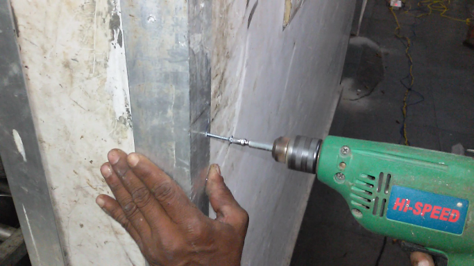 How to install a heavy metal wall corner bead