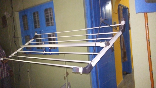 Aluminum cloth hanger