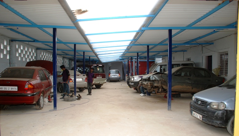car workshop in kalkere main road