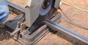 how to cut metal pipe